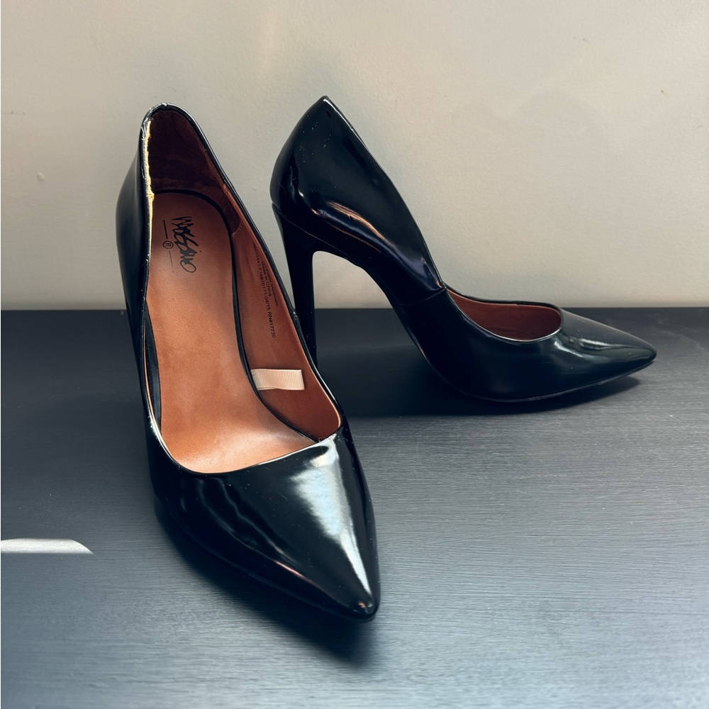 Black, pointed heels